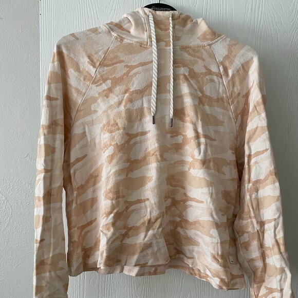 Vuori Bisque Camo Beach Hoodie (Medium) - Picture 5 of 6